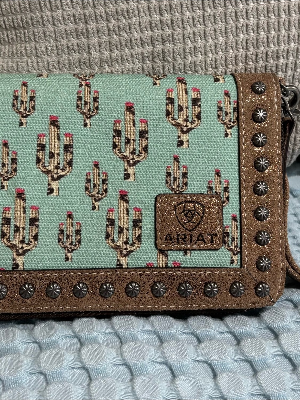 Ariat Mint Green Canvas Wallet with Cactus Print - Picture 4 of 9